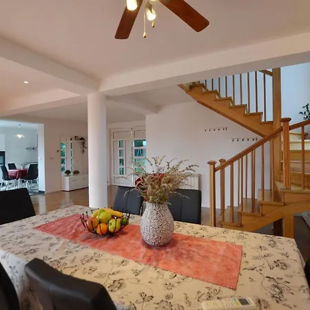 Villa Calm Countryside Manor With Pool - With Pool Rovinj